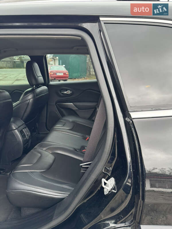 Внедорожник / Кроссовер Jeep Cherokee 2018 в Киеве