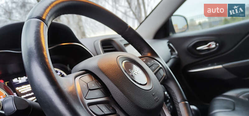 Позашляховик / Кросовер Jeep Cherokee 2018 в Львові