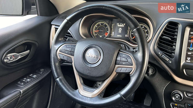 Внедорожник / Кроссовер Jeep Cherokee 2014 в Киеве