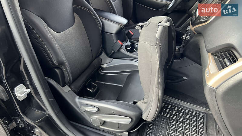 Внедорожник / Кроссовер Jeep Cherokee 2014 в Киеве