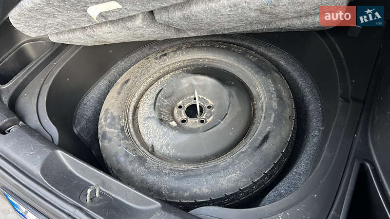 Внедорожник / Кроссовер Jeep Cherokee 2014 в Киеве