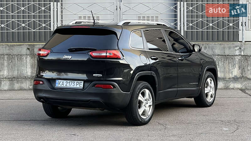 Внедорожник / Кроссовер Jeep Cherokee 2014 в Киеве