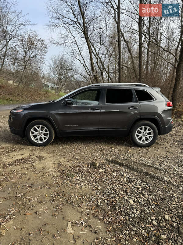 Внедорожник / Кроссовер Jeep Cherokee 2016 в Ивано-Франковске