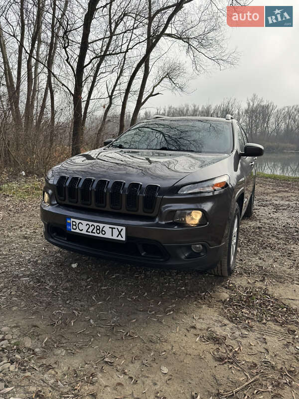 Внедорожник / Кроссовер Jeep Cherokee 2016 в Ивано-Франковске