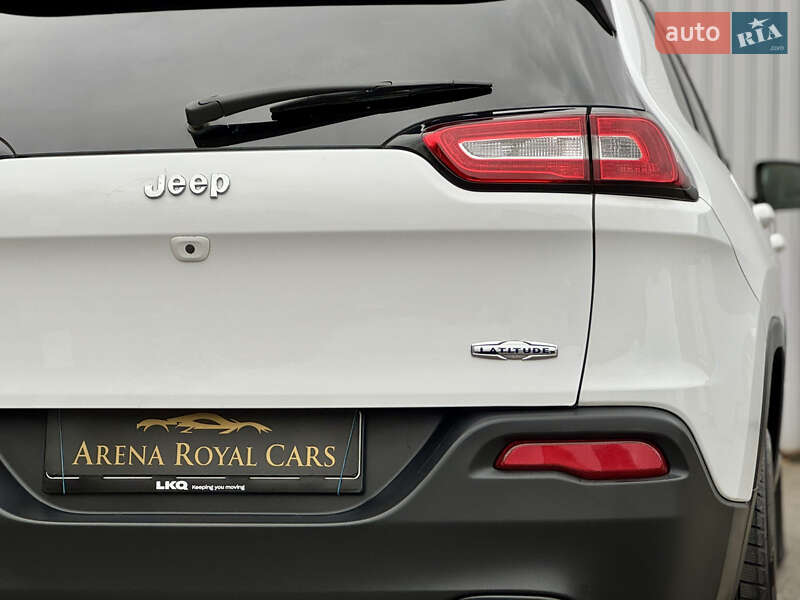 Внедорожник / Кроссовер Jeep Cherokee 2017 в Киеве