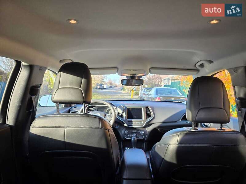 Внедорожник / Кроссовер Jeep Cherokee 2022 в Запорожье