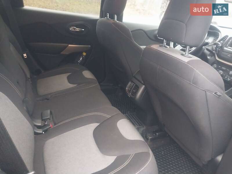 Позашляховик / Кросовер Jeep Cherokee 2017 в Чернігові