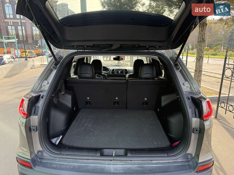 Внедорожник / Кроссовер Jeep Cherokee 2020 в Одессе