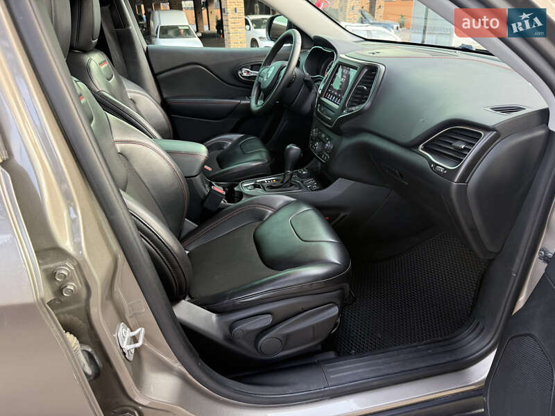 Внедорожник / Кроссовер Jeep Cherokee 2020 в Одессе