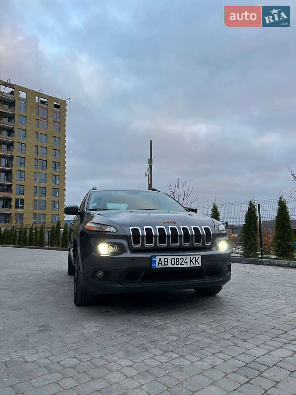 Внедорожник / Кроссовер Jeep Cherokee 2016 в Виннице