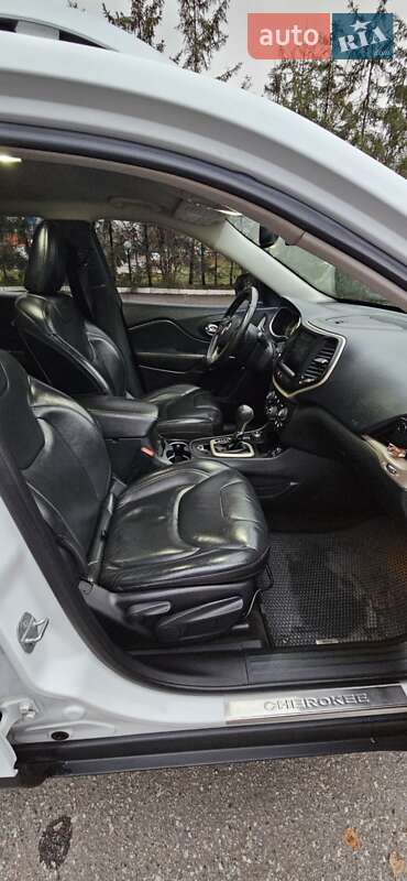 Внедорожник / Кроссовер Jeep Cherokee 2015 в Харькове