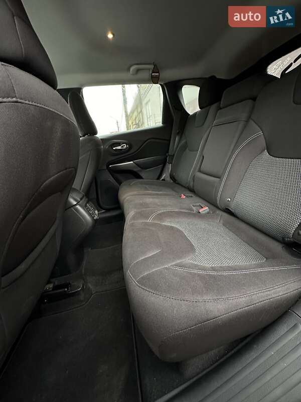 Внедорожник / Кроссовер Jeep Cherokee 2018 в Сумах фото 15 Внедорожник / Кроссовер Jeep Cherokee 2018 в Сумах