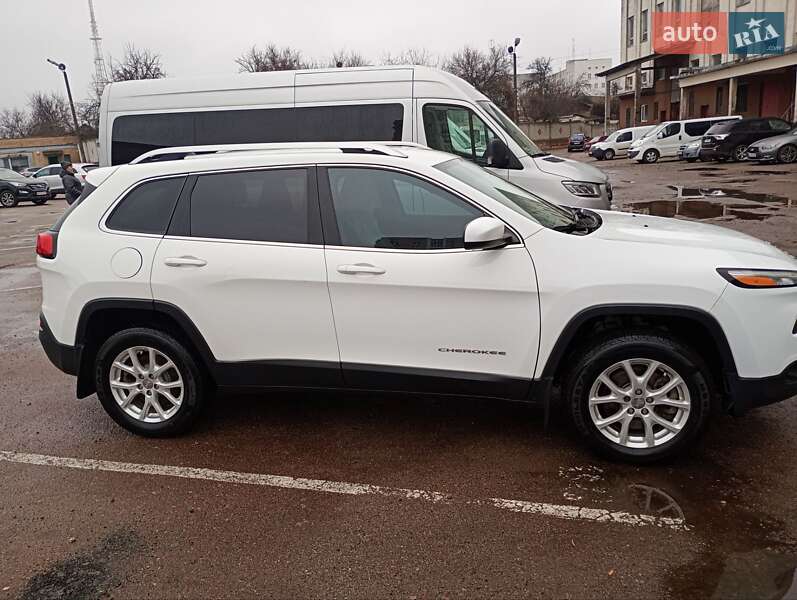 Внедорожник / Кроссовер Jeep Cherokee 2014 в Чернигове