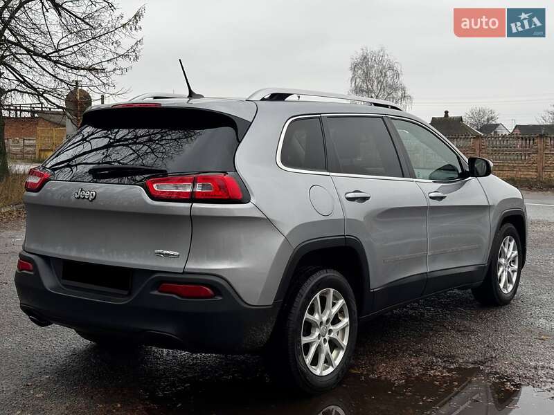 Позашляховик / Кросовер Jeep Cherokee 2015 в Охтирці