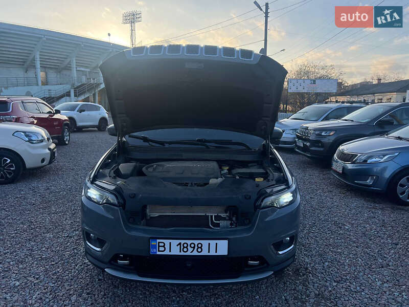 Внедорожник / Кроссовер Jeep Cherokee 2020 в Полтаве