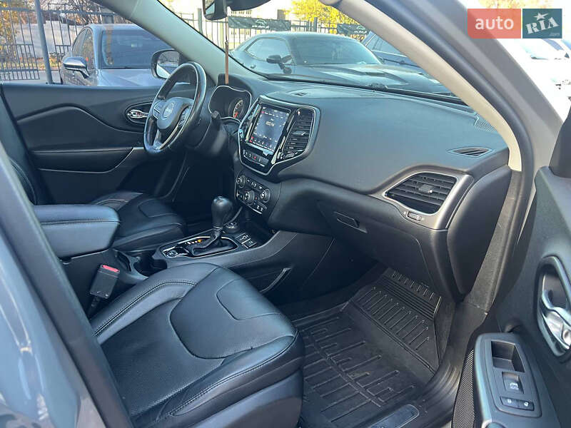 Внедорожник / Кроссовер Jeep Cherokee 2020 в Полтаве