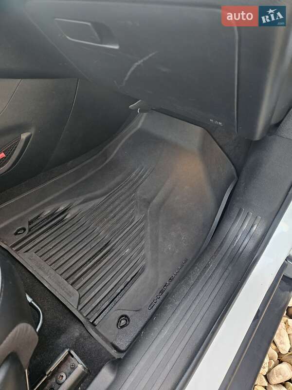 Внедорожник / Кроссовер Jeep Cherokee 2020 в Ивано-Франковске фото 23 Внедорожник / Кроссовер Jeep Cherokee 2020 в Ивано-Франковске