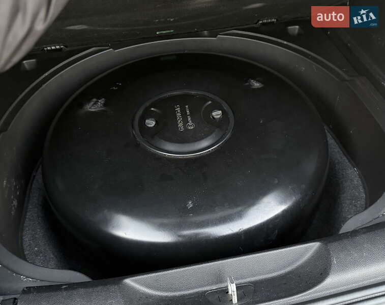 Внедорожник / Кроссовер Jeep Cherokee 2014 в Киеве