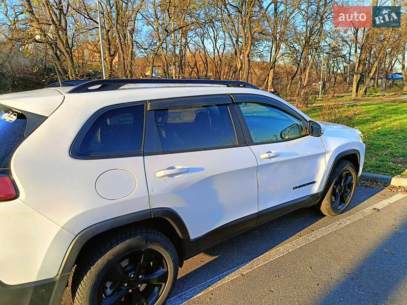 Внедорожник / Кроссовер Jeep Cherokee 2018 в Вышгороде