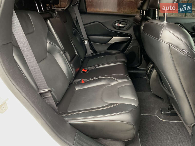 Внедорожник / Кроссовер Jeep Cherokee 2021 в Бердичеве