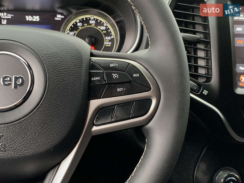 Внедорожник / Кроссовер Jeep Cherokee 2021 в Бердичеве