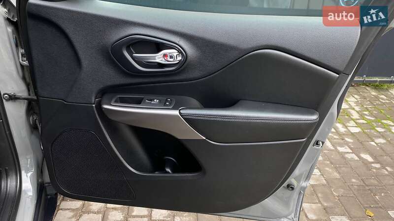 Внедорожник / Кроссовер Jeep Cherokee 2019 в Виннице фото 34 Внедорожник / Кроссовер Jeep Cherokee 2019 в Виннице