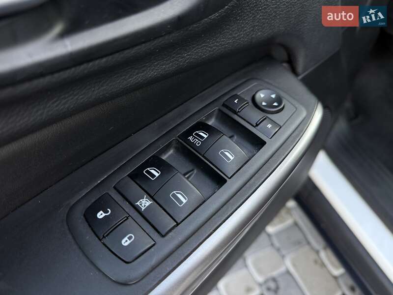 Внедорожник / Кроссовер Jeep Cherokee 2019 в Львове