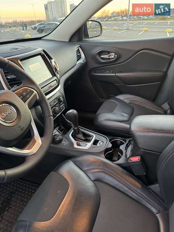 Внедорожник / Кроссовер Jeep Cherokee 2016 в Киеве фото 17 Внедорожник / Кроссовер Jeep Cherokee 2016 в Киеве