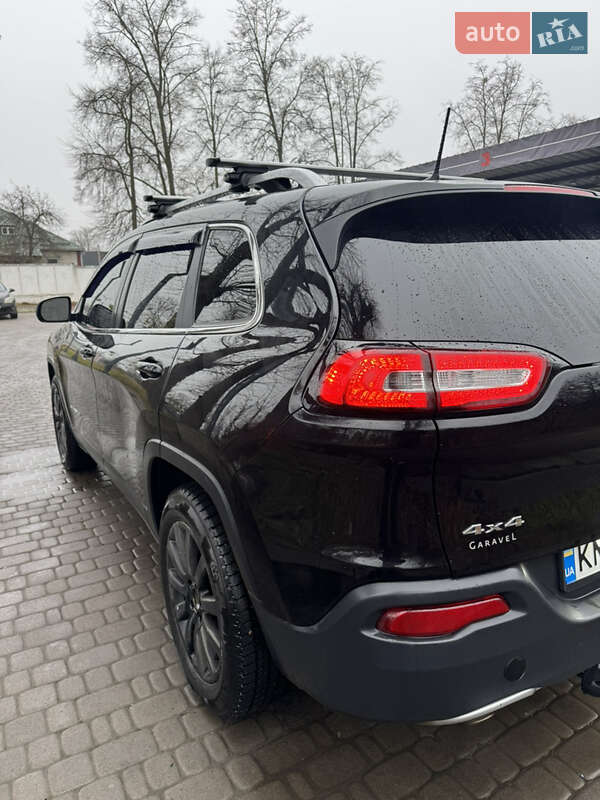 Внедорожник / Кроссовер Jeep Cherokee 2016 в Коростене