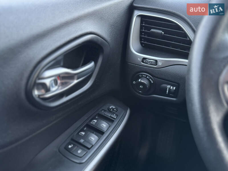 Позашляховик / Кросовер Jeep Cherokee 2019 в Львові