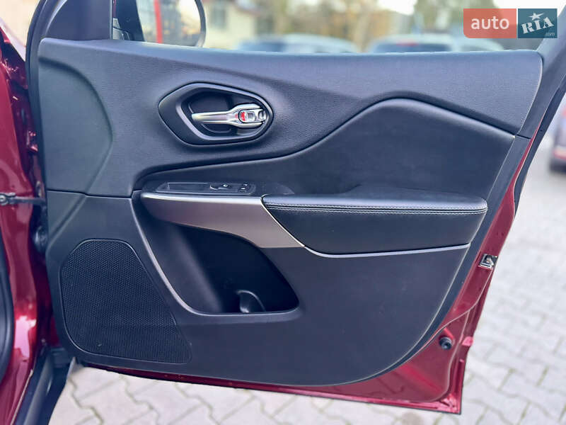 Позашляховик / Кросовер Jeep Cherokee 2019 в Львові