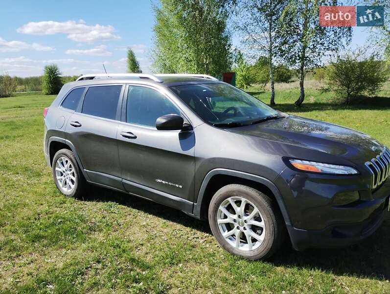 Внедорожник / Кроссовер Jeep Cherokee 2015 в Андрушевке