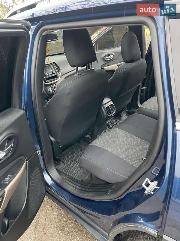 Позашляховик / Кросовер Jeep Cherokee 2017 в Богородчанах