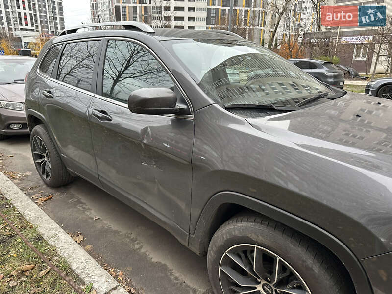 Внедорожник / Кроссовер Jeep Cherokee 2019 в Киеве фото 27 Внедорожник / Кроссовер Jeep Cherokee 2019 в Киеве