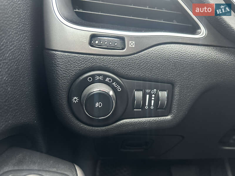 Позашляховик / Кросовер Jeep Cherokee 2020 в Переяславі