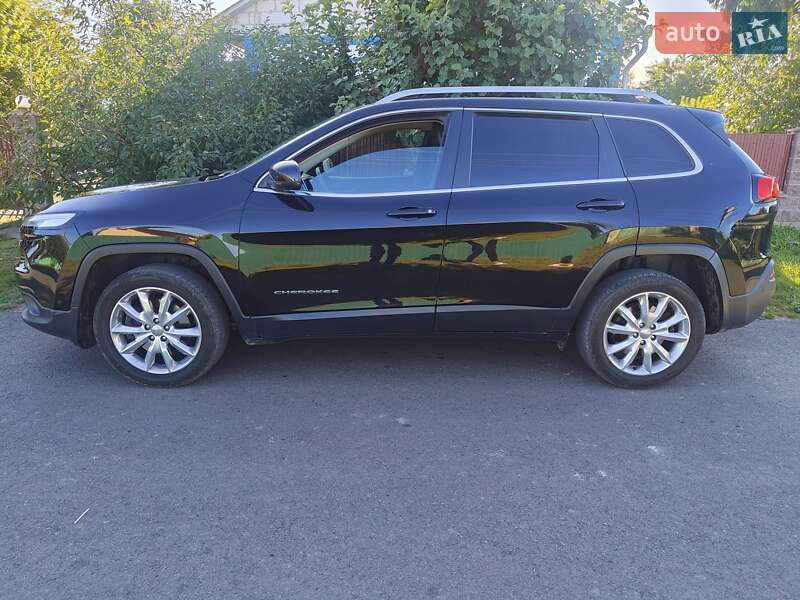 Внедорожник / Кроссовер Jeep Cherokee 2016 в Киеве