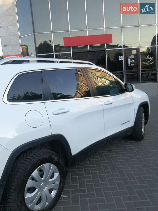 Позашляховик / Кросовер Jeep Cherokee 2015 в Кропивницькому