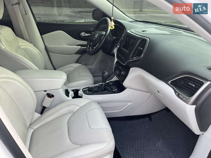 Внедорожник / Кроссовер Jeep Cherokee 2020 в Харькове