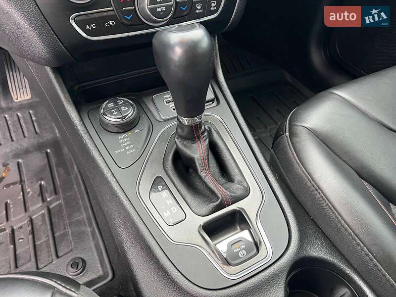 Внедорожник / Кроссовер Jeep Cherokee 2019 в Львове фото 33 Внедорожник / Кроссовер Jeep Cherokee 2019 в Львове