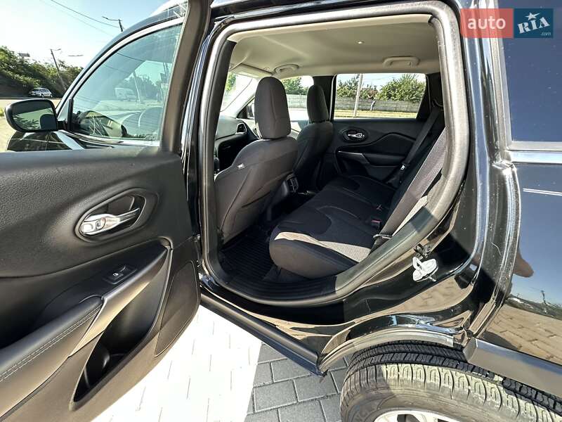 Внедорожник / Кроссовер Jeep Cherokee 2018 в Житомире