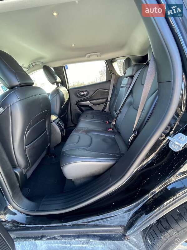 Внедорожник / Кроссовер Jeep Cherokee 2019 в Львове