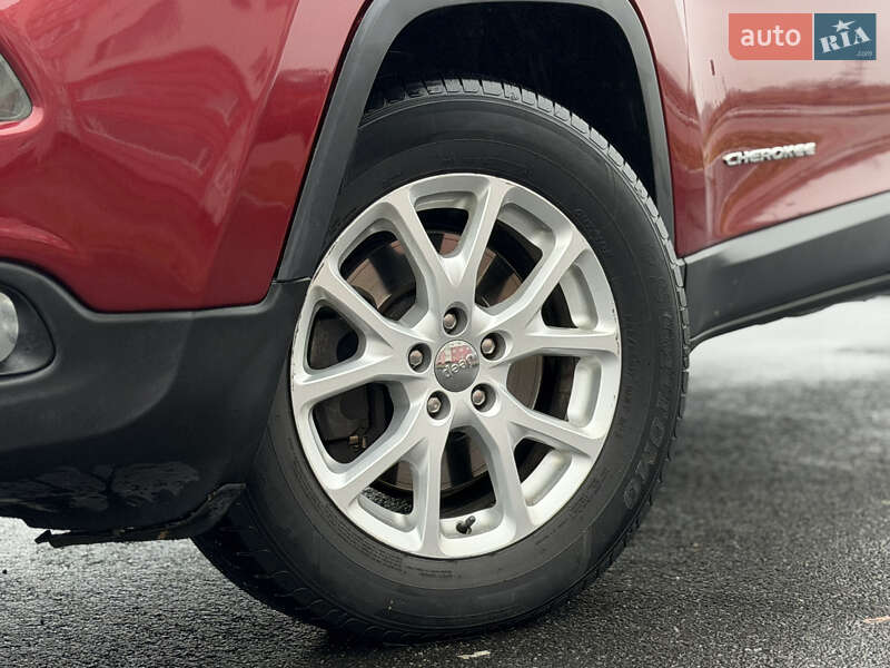 Внедорожник / Кроссовер Jeep Cherokee 2015 в Виннице