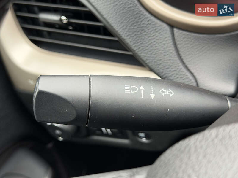 Внедорожник / Кроссовер Jeep Cherokee 2015 в Виннице