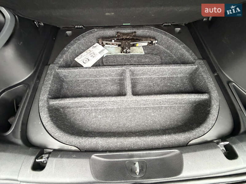 Внедорожник / Кроссовер Jeep Cherokee 2015 в Виннице