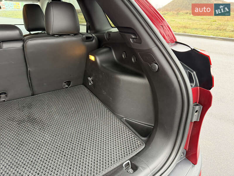 Внедорожник / Кроссовер Jeep Cherokee 2015 в Виннице