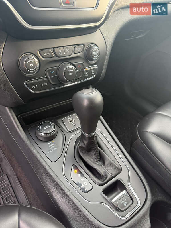 Внедорожник / Кроссовер Jeep Cherokee 2018 в Полтаве фото 32 Внедорожник / Кроссовер Jeep Cherokee 2018 в Полтаве