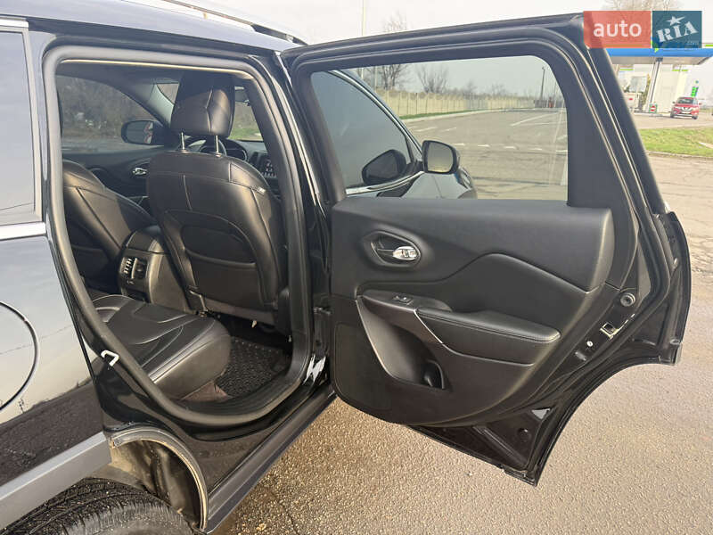 Внедорожник / Кроссовер Jeep Cherokee 2018 в Полтаве фото 39 Внедорожник / Кроссовер Jeep Cherokee 2018 в Полтаве