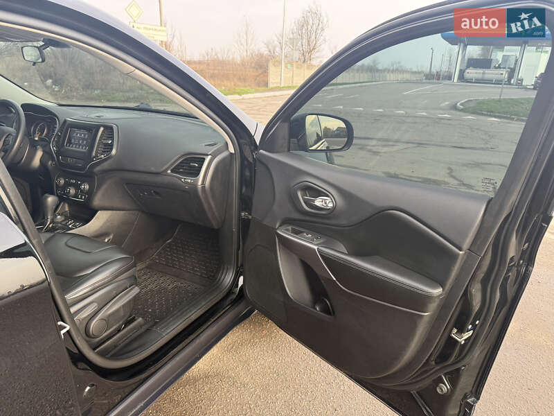 Внедорожник / Кроссовер Jeep Cherokee 2018 в Полтаве фото 41 Внедорожник / Кроссовер Jeep Cherokee 2018 в Полтаве