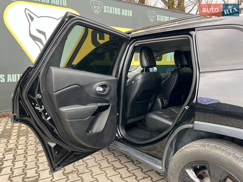 Внедорожник / Кроссовер Jeep Cherokee 2020 в Хмельницком