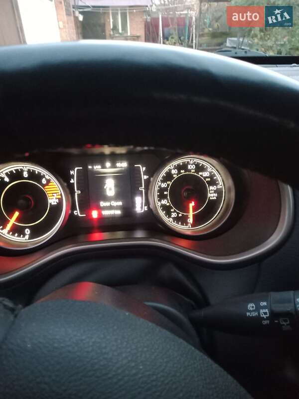 Внедорожник / Кроссовер Jeep Cherokee 2015 в Ромнах